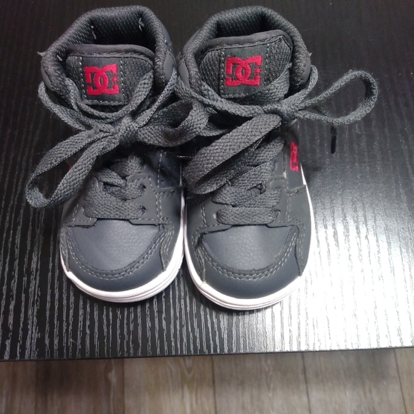 Boys tennis shoes - Picture 6 of 7